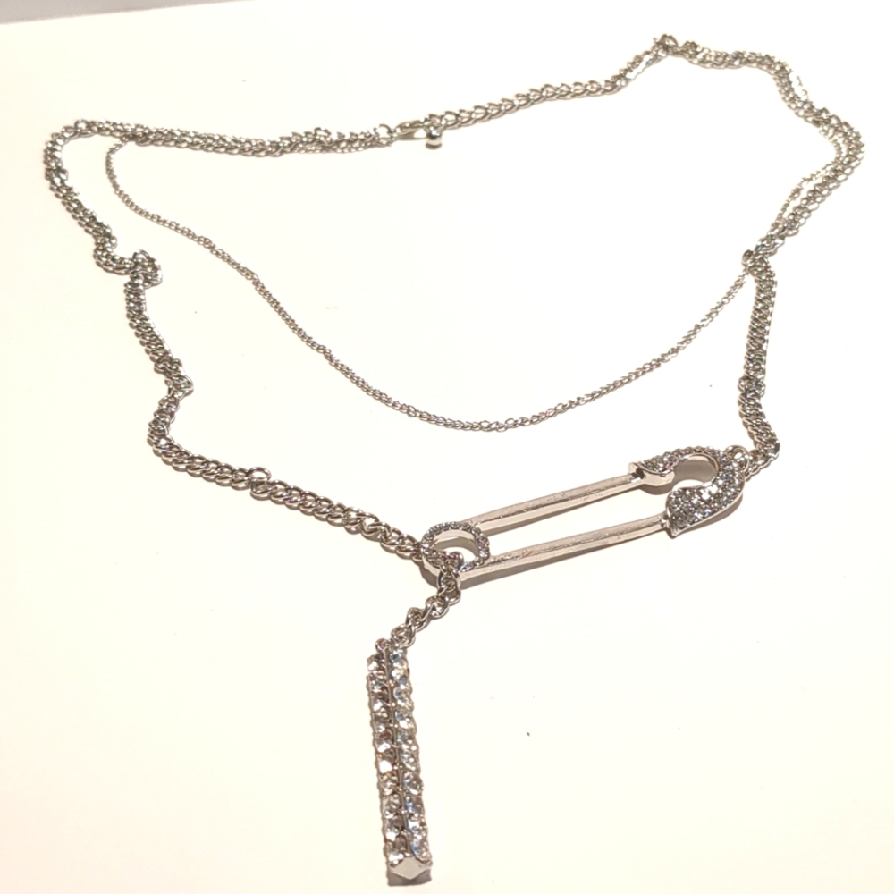 🟣Silver and Crystal Layered Necklaces with Intricate Charm - Picture 7 of 8